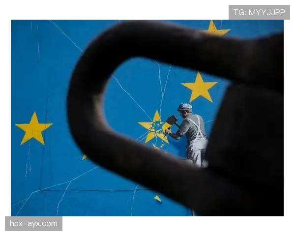 萨卡:聚光灯下稳步成长,从容应对英国媒体挑战引关注