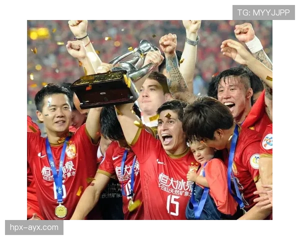 保利尼奥强势助阵恒大夺冠，稳健发挥彰显顶级中场本色